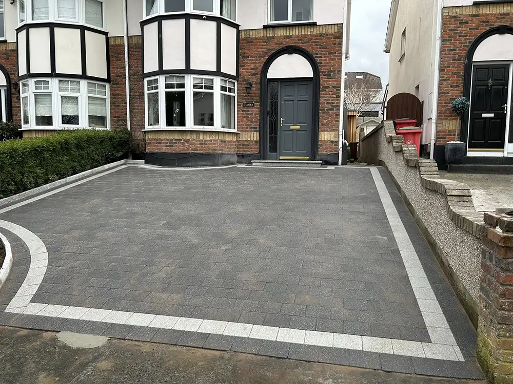 Block paving layout and finishing detail