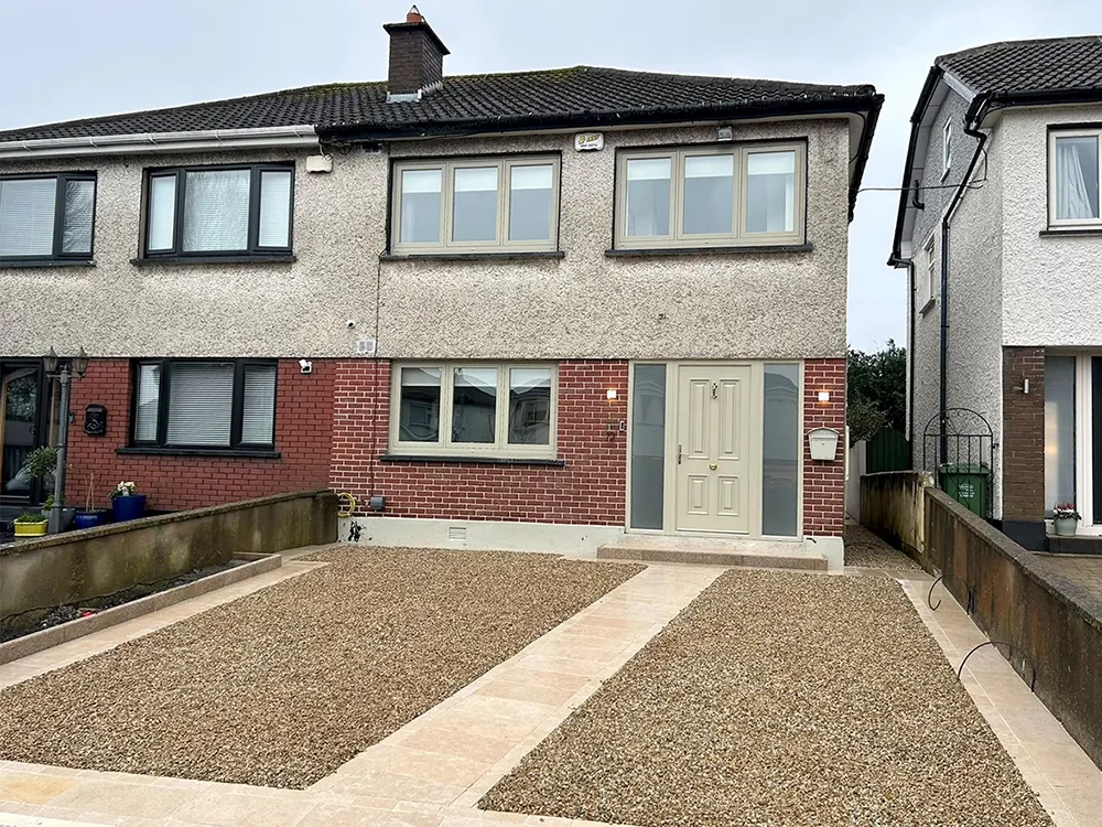 Gravel driveway with defined borders and finishing details in Dublin
