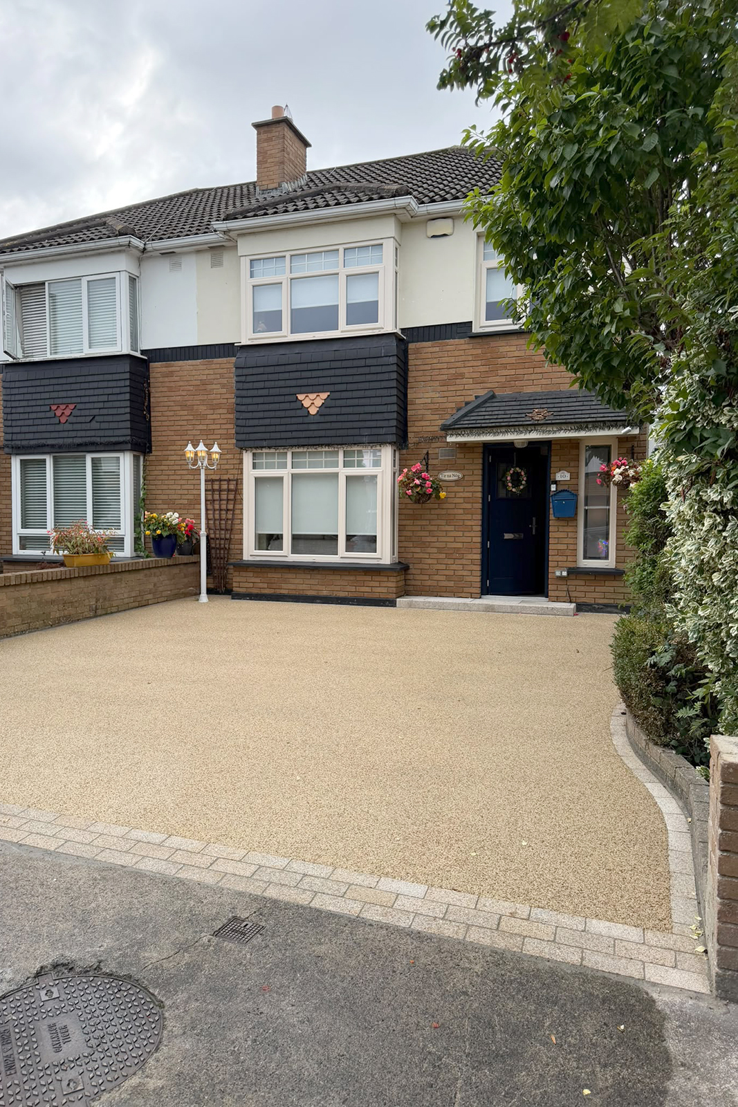Completed resin driveway with granite edging at Parklands Dublin 24